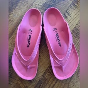 Honolulu Essentials
EVA